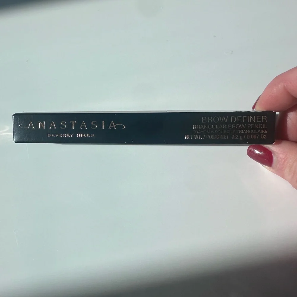 Anastasia Beverly Hills Brow Definer Triangular Brow Pencil